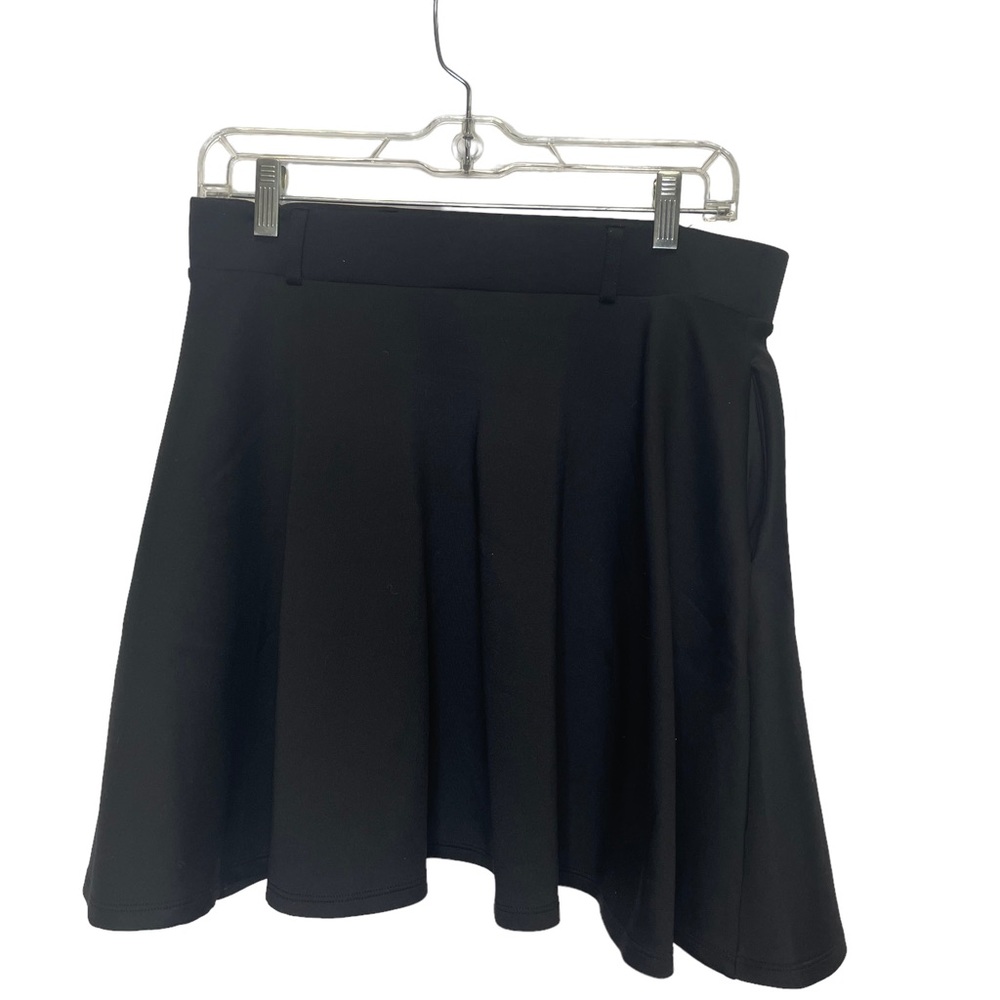 Hot Topic black mini skater skirt w/pockets stretchy